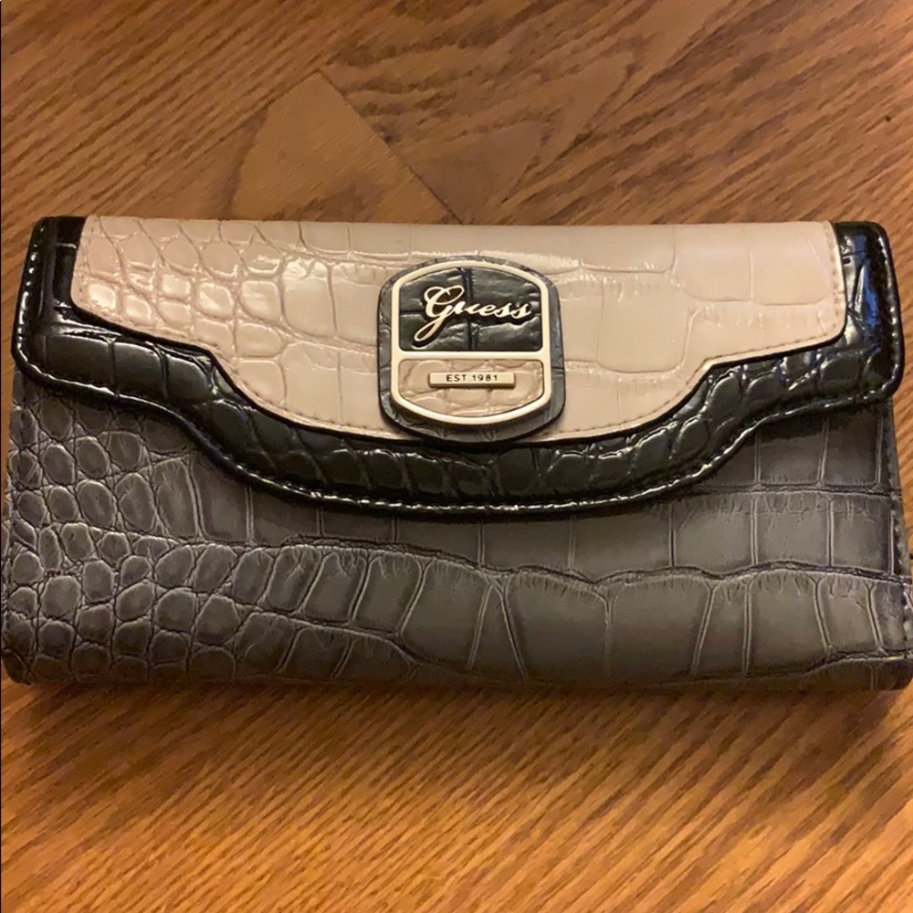 Guess wallet